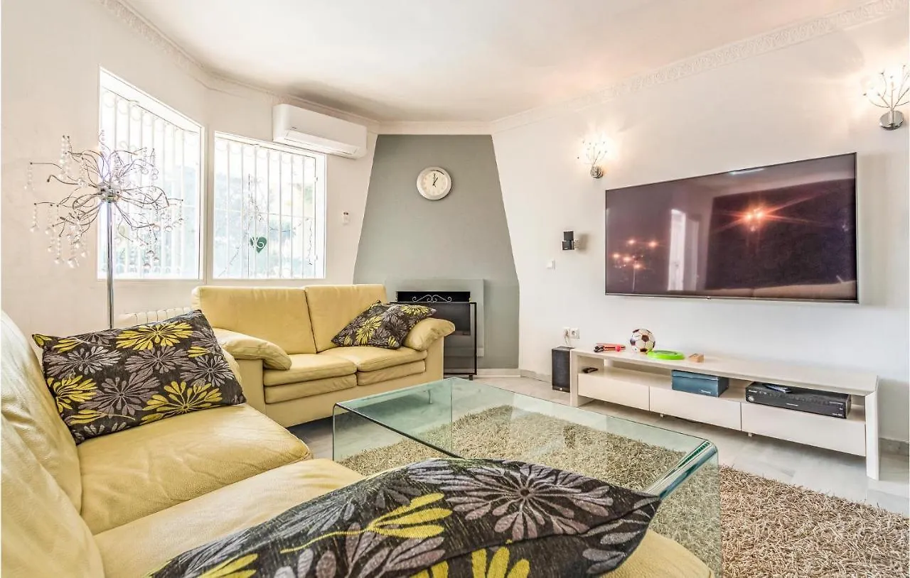 Awesome Apartment In Calahonda With Kitchen Sitio de Calahonda 0*,  Spain